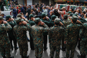 Funeral por el mártir Safar Rayabi
