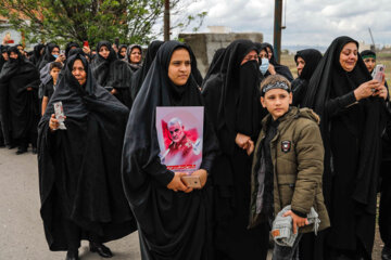 Funeral por el mártir Safar Rayabi
