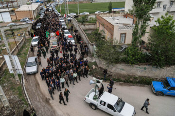 Funeral por el mártir Safar Rayabi
