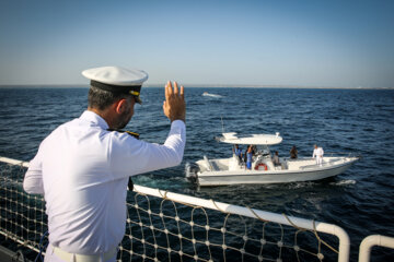 زندگی در ناو تمام ایرانی دنا