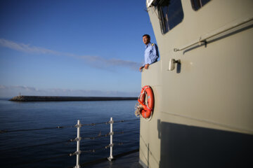 زندگی در ناو تمام ایرانی دنا