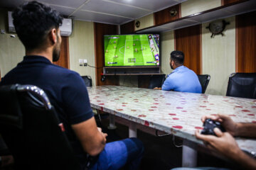 زندگی در ناو تمام ایرانی دنا