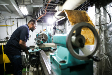 زندگی در ناو تمام ایرانی دنا