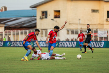 لیگ برتر فوتبال- پرسپولیس و نساجی