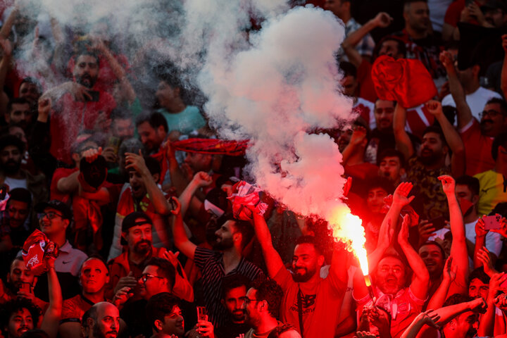 نقش فضای مجازی در قراردادهای نجومی؛ مدیرانی که دستها را بالا میبرند