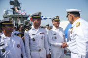 Der Kommandeur der Marine begrüßt die iranischen Seeleute