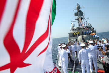 El comandante de las Fuerzas Navales del Ejército de Irán da la bienvenida a los marineros iraníes
