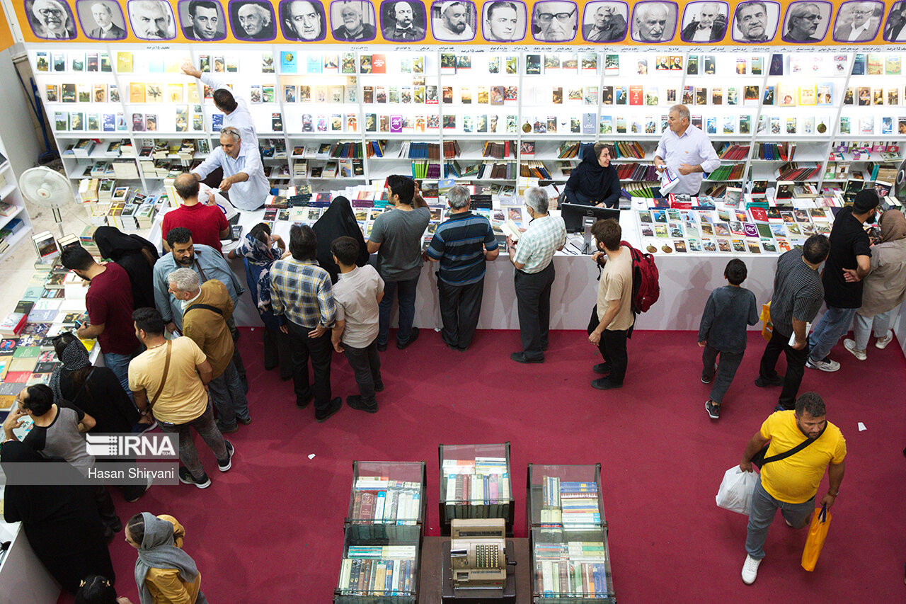 «کافه رادیو» اطلاعات مفید نمایشگاه کتاب را به مخاطبان عرضه می‌کند