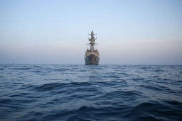 ناوشکن تمام ایرانی دنا