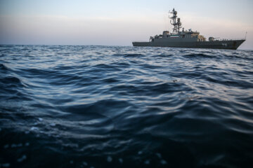 ناوشکن تمام ایرانی دنا