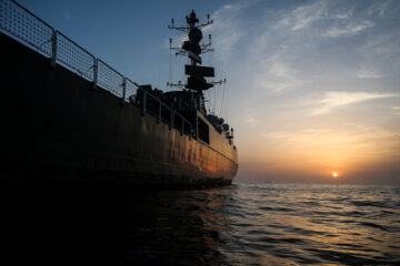 ناوشکن تمام ایرانی دنا