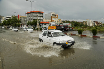 آبگرفتگی معابر در مریوان