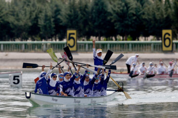 Course de bateaux-dragons des femmes iraniennes 