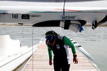 Course de bateaux-dragons des femmes iraniennes 