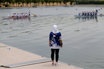 Course de bateaux-dragons des femmes iraniennes 