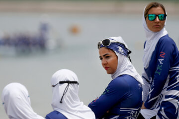 Course de bateaux-dragons des femmes iraniennes 