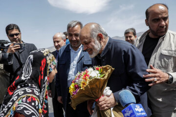استقبال از «احمد وحیدی» وزیر کشور در فرودگاه شهدای ایلام