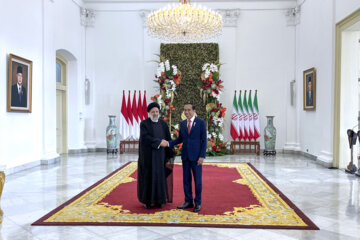 Les images de la première journée de la visite d’Etat du président iranien en Indonésie 