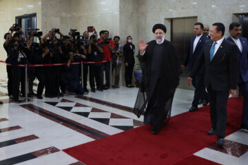 Les images de la première journée de la visite d’Etat du président iranien en Indonésie 