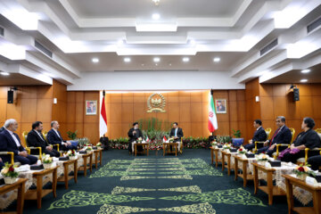 El primer día de la visita de Raisi a Indonesia
