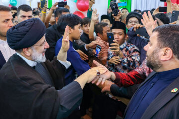 Les images de la première journée de la visite d’Etat du président iranien en Indonésie 