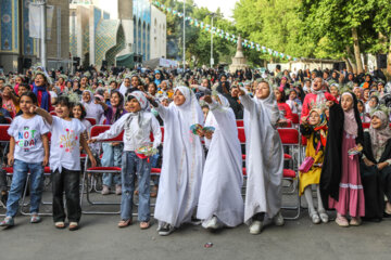 Une fête intitulée « Comme Masoumeh » a été célébrée ce mercredi soir (24 mai 2023 ) en honneur des adolescentes, avec la présence de 1 500 filles âgées de 8 à 11 ans dans le Mossalla de l'imam Khomeiny de Karaj près de Téhéran.
(Photo : Mohammad Mahdi PourArab)
