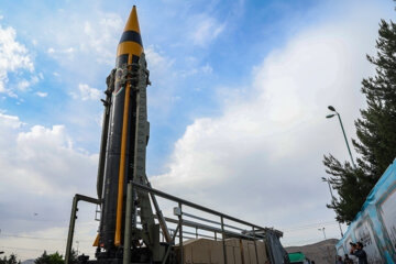 Irán presenta el nuevo misil “Jeibar” con alcance de 2000 Km