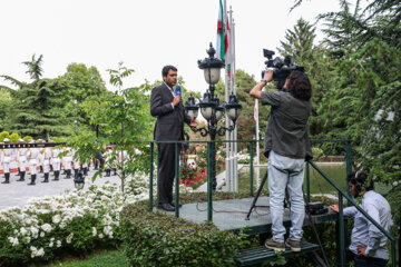 El presidente de Irán recibe oficialmente al sultán de Omán 