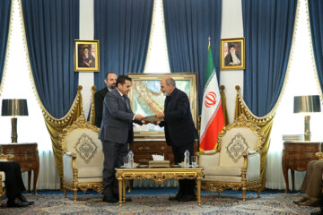 Ahmadian y el asesor de la seguridad nacional de Irak se reúnen en Teherán