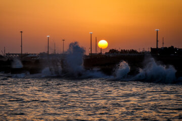 چابهار؛ بهشت جنوب ایران/ آبفشان صخره ای