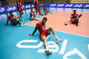 Últimos preparativos del equipo de voleibol de Irán para la Liga de Naciones
