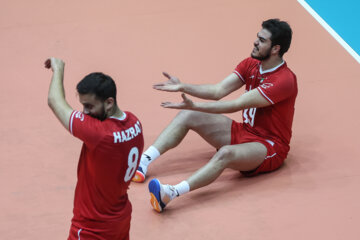 Le dernier entraînement de l'équipe nationale de volley-ball iranienne avant de participer à la Ligue des Nations 2023 s'est déroulé lundi soir (29 mai 2023) sous la supervision du sélectionneur et l'entraîneur-chef de l'équipe, Behrouz Ataaï, dans la salle de la fédération de volley-ball. (Photo : Payaam Thani)