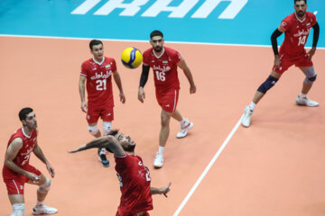 Últimos preparativos del equipo de voleibol de Irán para la Liga de Naciones
