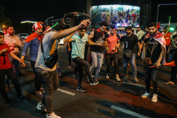 جشن هواداران پرسپولیس در میدان ولیعصر