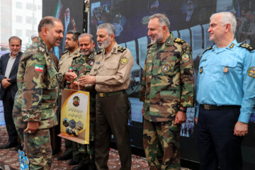 مراسم بهره برداری از طرح ۸۸۸ واحدی منازل سازمانی ارتش در مشهد