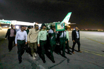 استقبال از شهید مدافع حرم در فرودگاه کرمان
