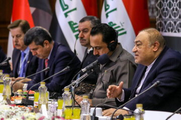 Réunion des gouverneurs des provinces d'Iran et du Kurdistan irakien situées à la frontière avec l'Iran