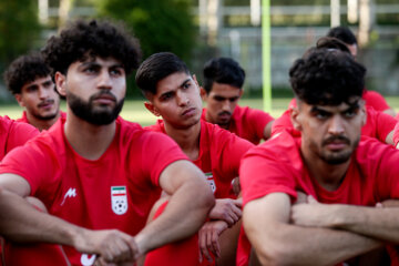 Entrenamiento del equipo iraní de fútbol Omid 
