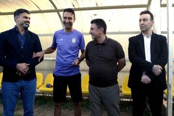 Entrenamiento del equipo iraní de fútbol Omid 
