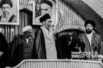 سخنرانی رهبر انقلاب در مراسم دومین سالگرد رحلت امام خمینی (ره)- سال ۱۳۷۰
