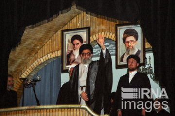 حضور رهبر انقلاب در مراسم هفتمین سالگرد رحلت امام خمینی (ره)- سال ۱۳۷۵