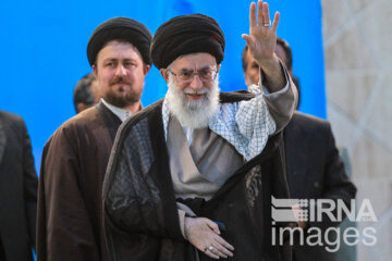 حضور رهبر انقلاب در مراسم بیست و دومین سالگرد رحلت امام خمینی (ره) - سال ۱۳۹۰