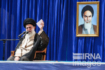 سخنرانی رهبر انقلاب در مراسم بیست و سومین سالگرد رحلت امام خمینی (ره) - سال ۱۳۹۱