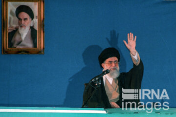 سخنرانی رهبر انقلاب در مراسم سیزدهمین سالگرد رحلت امام خمینی (ره)- سال ۱۳۸۰