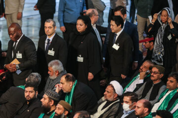 حضور سفرای کشورهای خارجی در مراسم سی و چهارمین سالگرد ارتحال امام خمینی (ره)