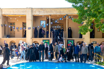 Ceremonia de conmemoración del 34º aniversario del fallecimiento del Imam Jomeini en su casa en Jomein
