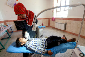  خدمات دندانپزشکی اردوی جهادی گروه منتظران ظهور در بخش مرزی درح شهرستان سربیشه
