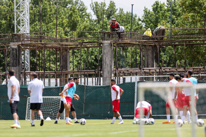 شروع به کار رسمی دلالها در نقل و انتقالات؛ چگونه یک بازیکن معمولی، ۱۰۰ میلیاردی میشود؟