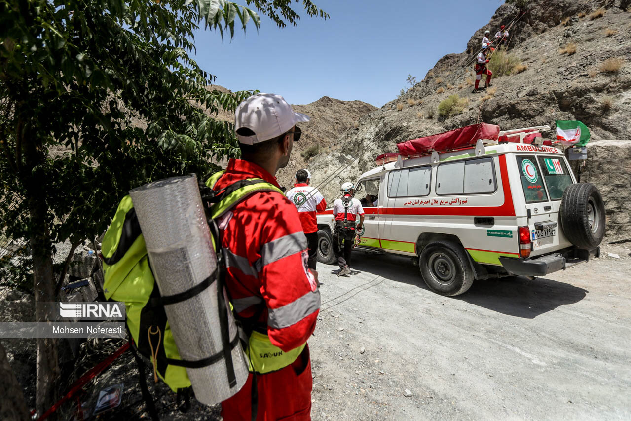 ۶ دره‌نورد در ارتفاعات سبزکوه چهارمحال و بختیاری نجات یافتند