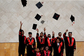 La ceremonia de graduación de estudiantes internacionales en Teherán